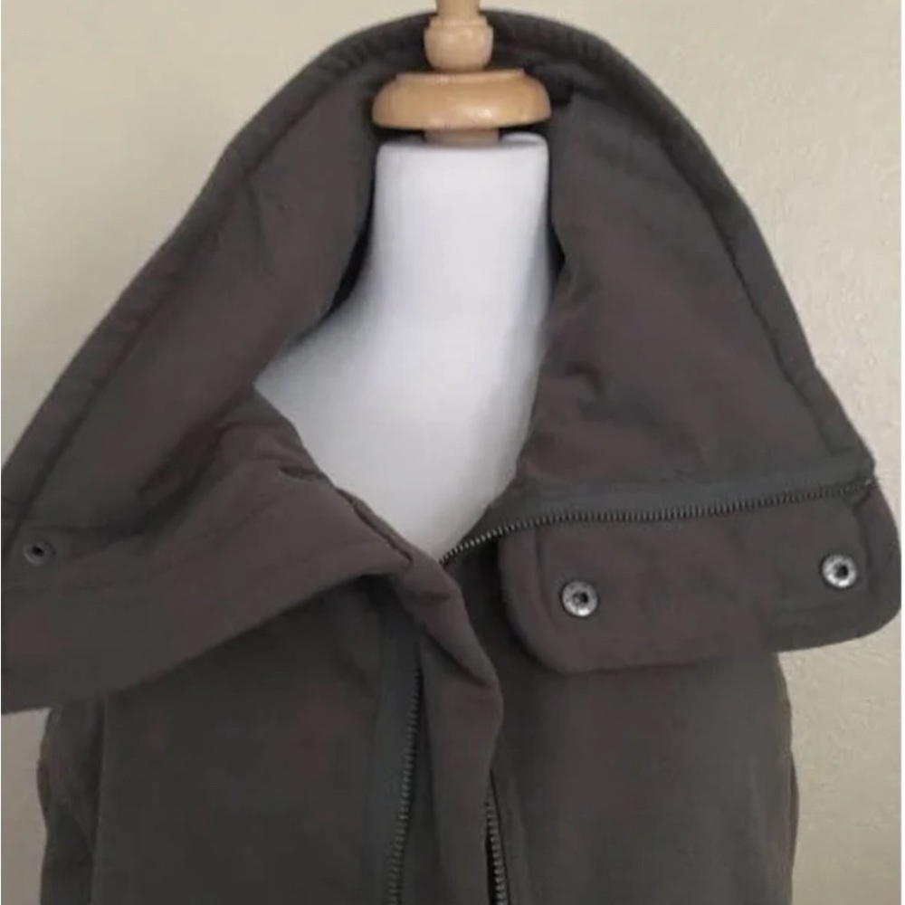 Splendid Olive moto vest, size medium. Gently used and in excellent condition. - Picture 5 of 8